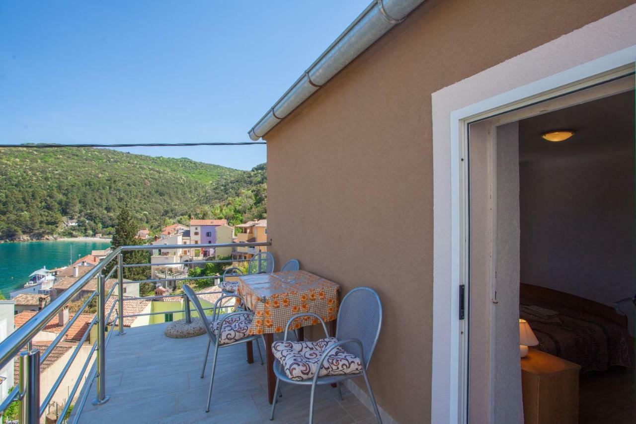 Apartment Surdić Valun Exterior foto