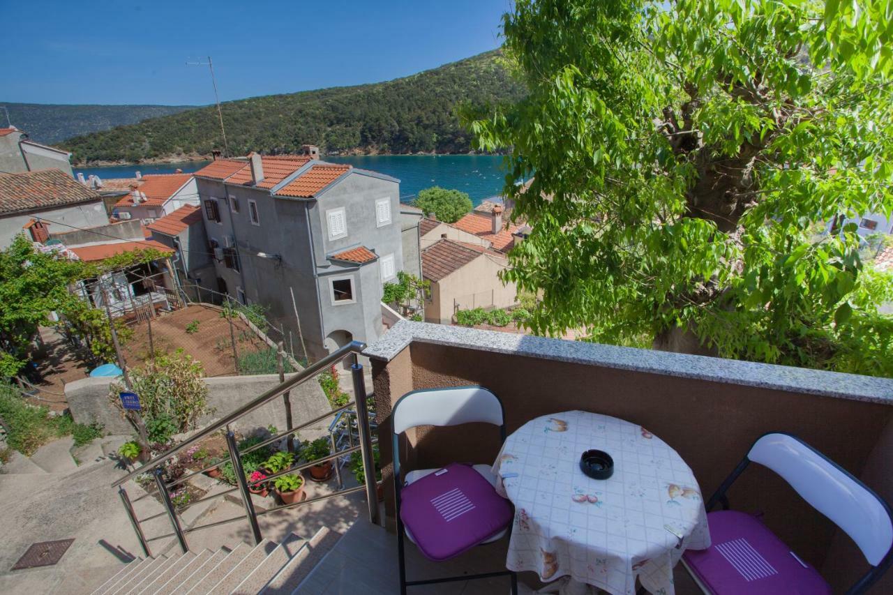 Apartment Surdić Valun Exterior foto