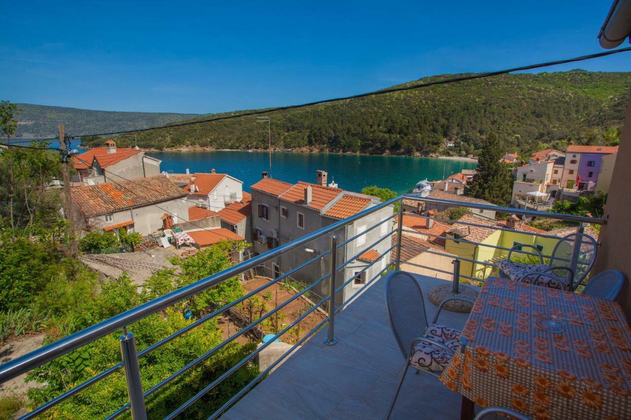 Apartment Surdić Valun Exterior foto
