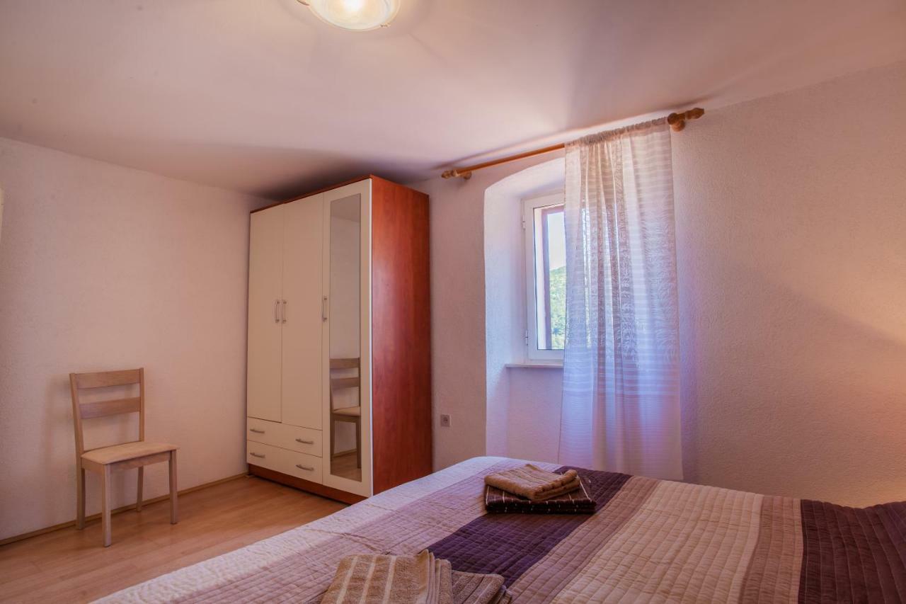 Apartment Surdić Valun Exterior foto