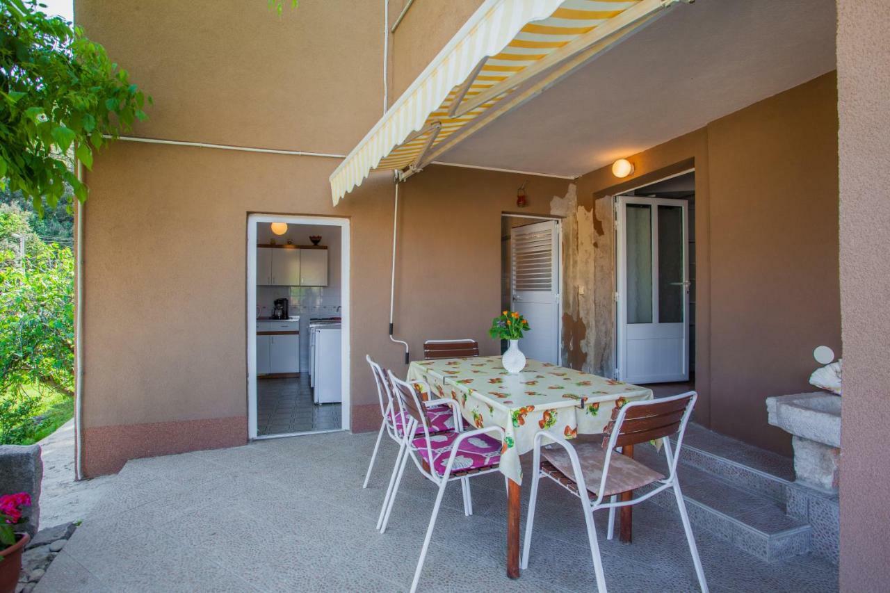Apartment Surdić Valun Exterior foto