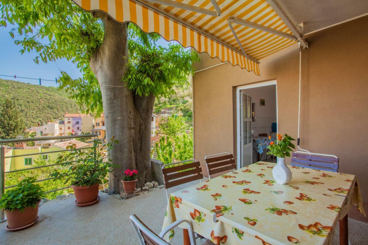 Apartment Surdić Valun Exterior foto